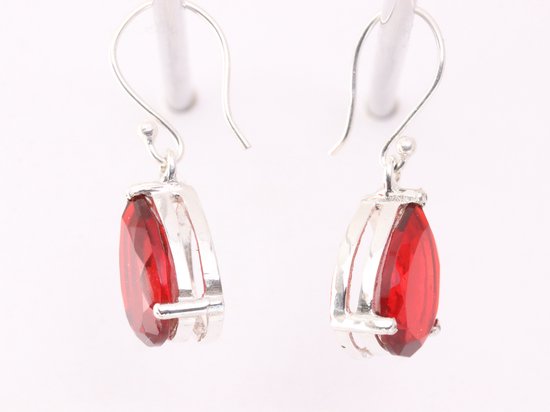 Zilveren oorbellen met granaat afbeelding 2