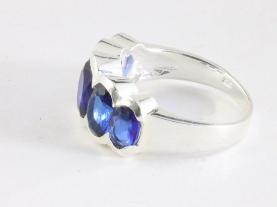 Zilveren ring met blauwe saffier afbeelding 2