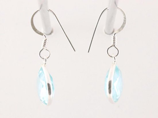 Fijne druppelvormige zilveren oorbellen met blauwe topaas afbeelding 2