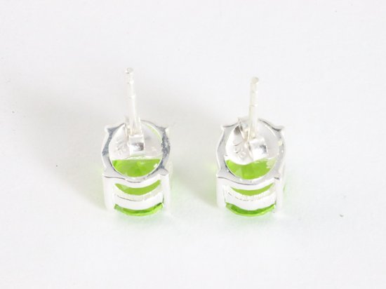Zilveren oorstekers met peridoot afbeelding 2