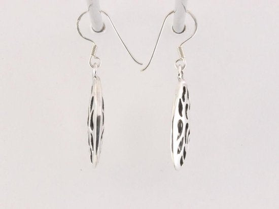 Fijne opengewerkte zilveren oorbellen afbeelding 2