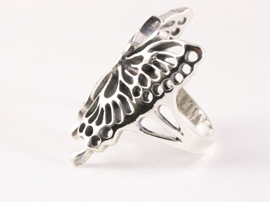 Opengewerkte zilveren vlinder ring afbeelding 2