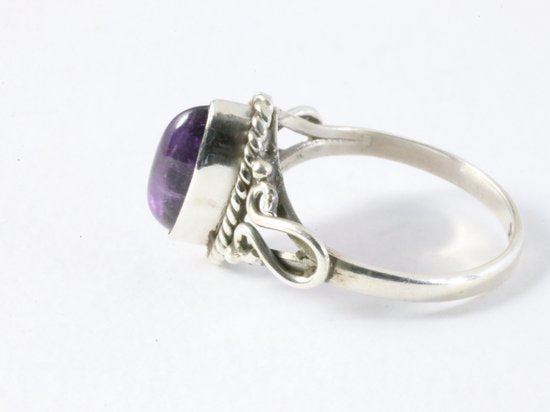 Fijne bewerkte zilveren ring met amethist afbeelding 2
