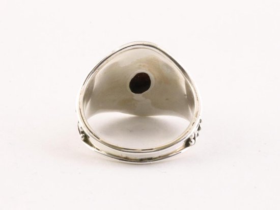 Bewerkte zilveren ring met goudsteen afbeelding 3