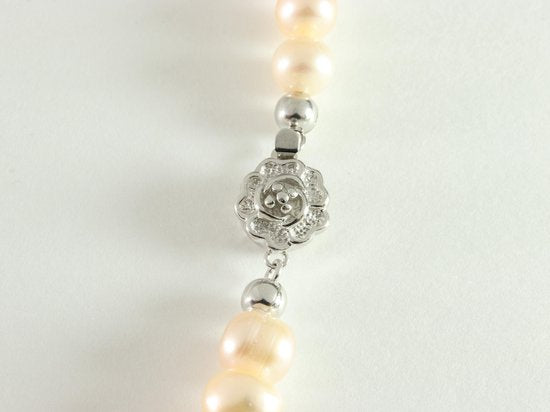 Collier van natuurlijke roze zoetwaterparels en zilveren sluiting afbeelding 3