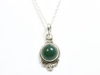 Fijne bewerkte zilveren hanger met jade aan ketting afbeelding 4