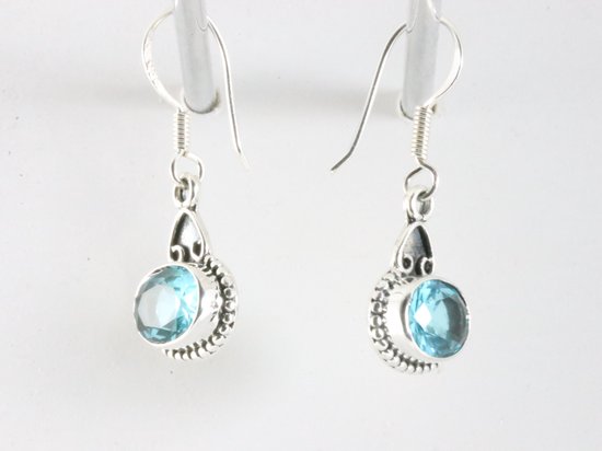 Fijne bewerkte zilveren oorbellen met blauwe topaas afbeelding 2