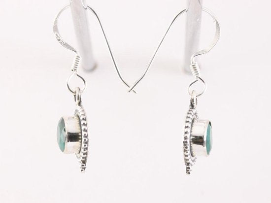 Fijne bewerkte ronde zilveren oorbellen met smaragd afbeelding 2