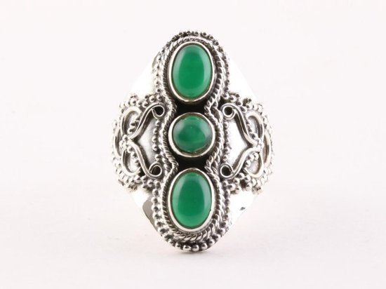 Langwerpige bewerkte zilveren ring met groene onyx afbeelding 4
