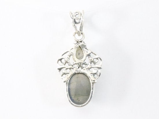 Opengewerkte zilveren hanger met labradoriet afbeelding 3