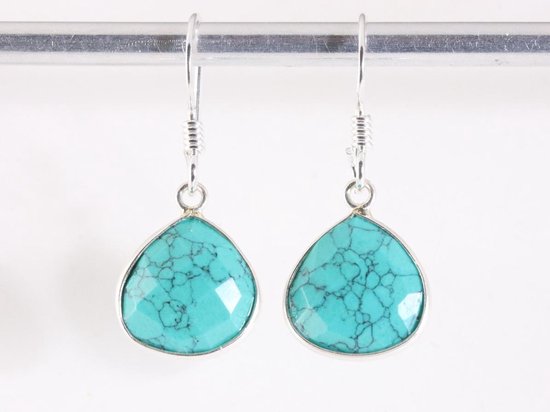 Fijne druppelvormige zilveren oorbellen met turkoois afbeelding 4