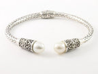 Traditionele bewerkte zilveren klemarmband met zoetwater parels afbeelding 1