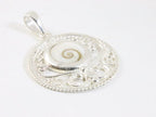 Ronde opengewerkte zilveren hanger met shiva oog schelp afbeelding 2