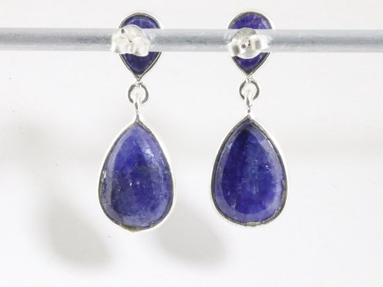 Zilveren oorstekers met blauwe saffier afbeelding 3