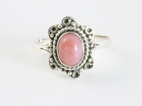 Fijne bewerkte zilveren ring met roze opaal afbeelding 4