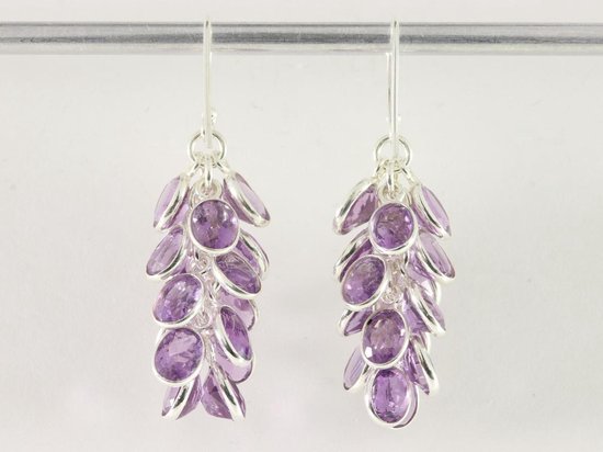 Trosvormige zilveren oorbellen met amethist afbeelding 3