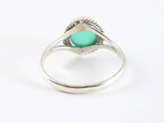 Fijne bewerkte ronde zilveren ring met groene onyx afbeelding 3