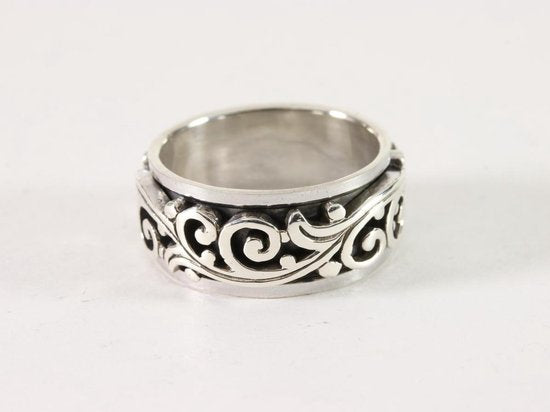Zware zilveren geluksring met fantasiegravering afbeelding 1