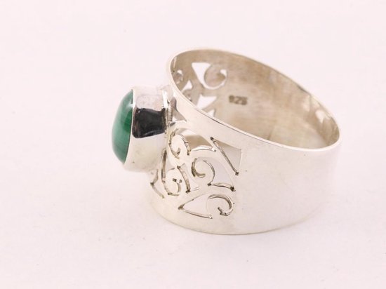 Opengewerkte zilveren ring met malachiet afbeelding 2
