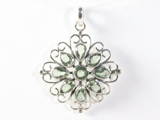 Opengewerkte zilveren hanger met groene amethist afbeelding 4
