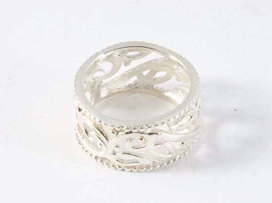 Opengewerkte zilveren ring afbeelding 2