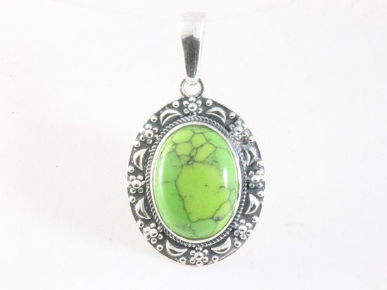 Bewerkte zilveren hanger met groene koperturkoois afbeelding 4