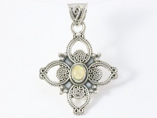 Traditionele bewerkte zilveren hanger met Ethiopische opaal afbeelding 4