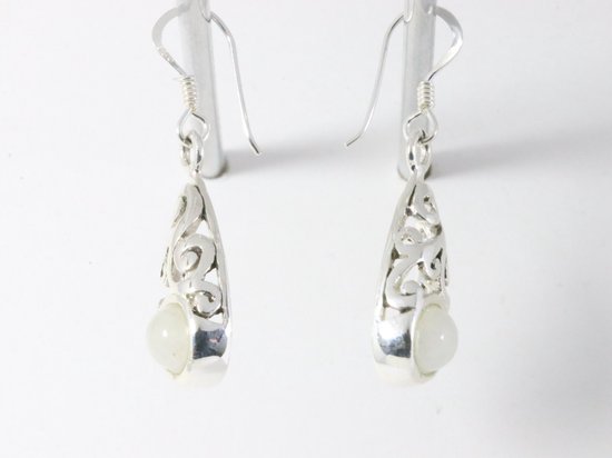 Fijne opengewerkte zilveren oorbellen met regenboog maansteen afbeelding 2