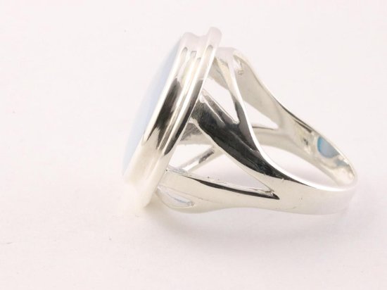 Grote ronde zilveren ring met lichtblauwe schelp afbeelding 2