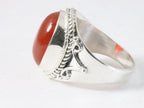 Bewerkte zilveren ring met carneool afbeelding 2
