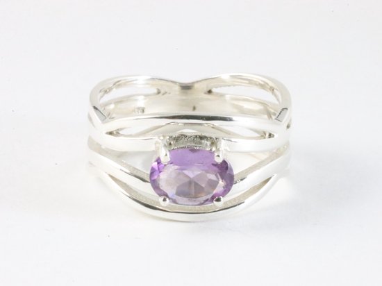 Opengewerkte zilveren ring met amethist afbeelding 4