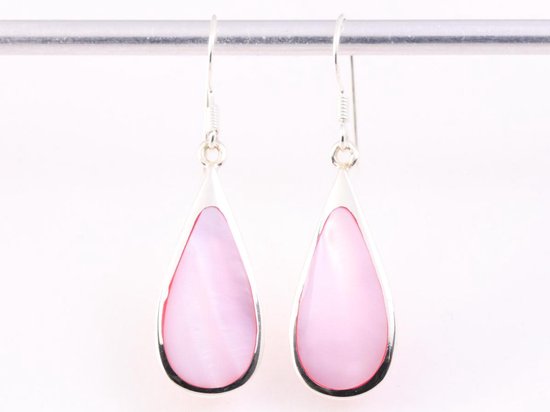 Grote druppelvormige zilveren oorbellen met roze parelmoer afbeelding 4