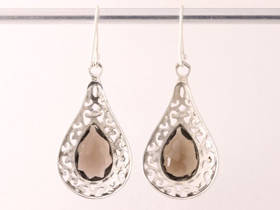 Opengewerkte zilveren oorbellen met rookkwarts afbeelding 3