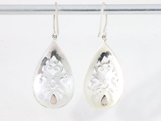 Traditionele opengewerkte zilveren oorbellen met welo opaal afbeelding 3
