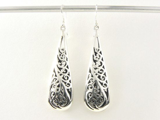 Lange opengewerkte druppelvormige zilveren oorbellen afbeelding 5