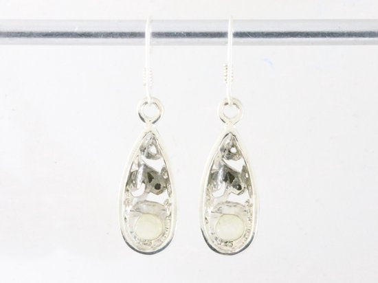 Fijne opengewerkte zilveren oorbellen met regenboog maansteen afbeelding 3