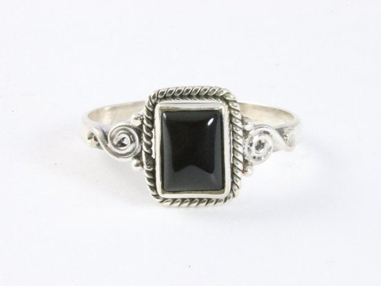 Fijne bewerkte zilveren ring met onyx afbeelding 4
