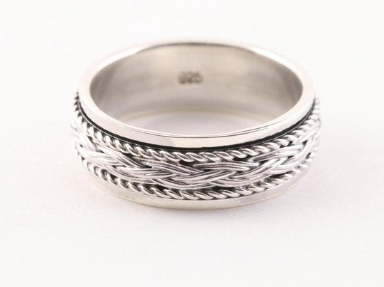 Zilveren geluksring met vlechtmotief en kabelpatronen afbeelding 1