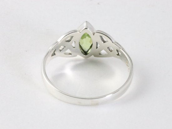 Fijne opengewerkte hoogglans zilveren ring met peridoot afbeelding 3
