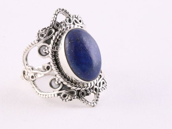 Bewerkte zilveren ring met lapis lazuli afbeelding 1