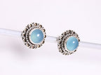 Fijne bewerkte zilveren oorstekers met blauwe chalcedoon afbeelding 2