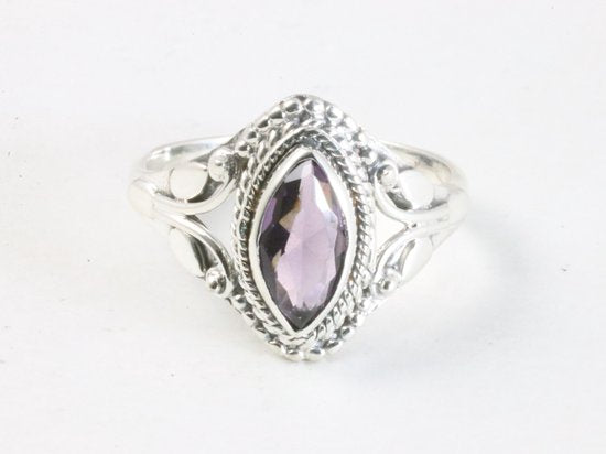 Fijne bewerkte zilveren ring met amethist afbeelding 4
