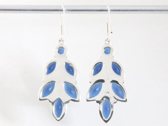 Lange zilveren oorbellen met blauwe saffier afbeelding 3