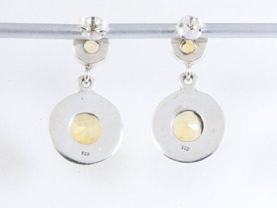 Ronde bewerkte zilveren oorstekers met citrien afbeelding 3