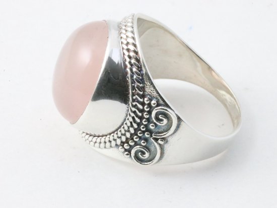 Zware bewerkte zilveren ring met rozenkwarts afbeelding 2