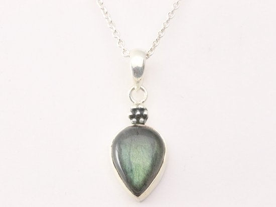 Bewerkte zilveren hanger met labradoriet aan ketting afbeelding 4