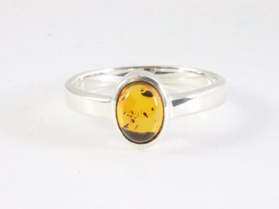 Fijne hoogglans zilveren ring met amber afbeelding 4