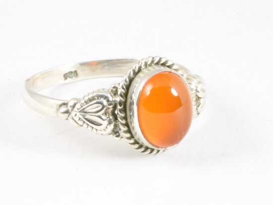 Bewerkte zilveren ring met carneool afbeelding 1