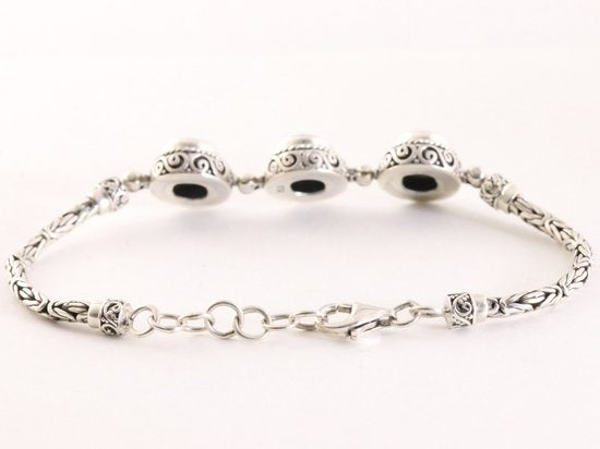 Traditionele bewerkte zilveren armband met Australische opaal en koningsschakels afbeelding 3