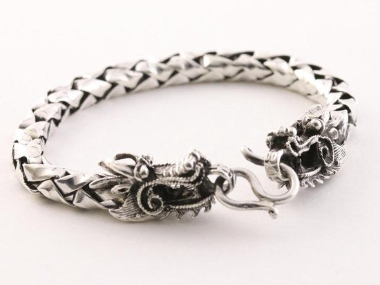 Zware zilveren armband met drakenkoppen en schubbenschakels afbeelding 2